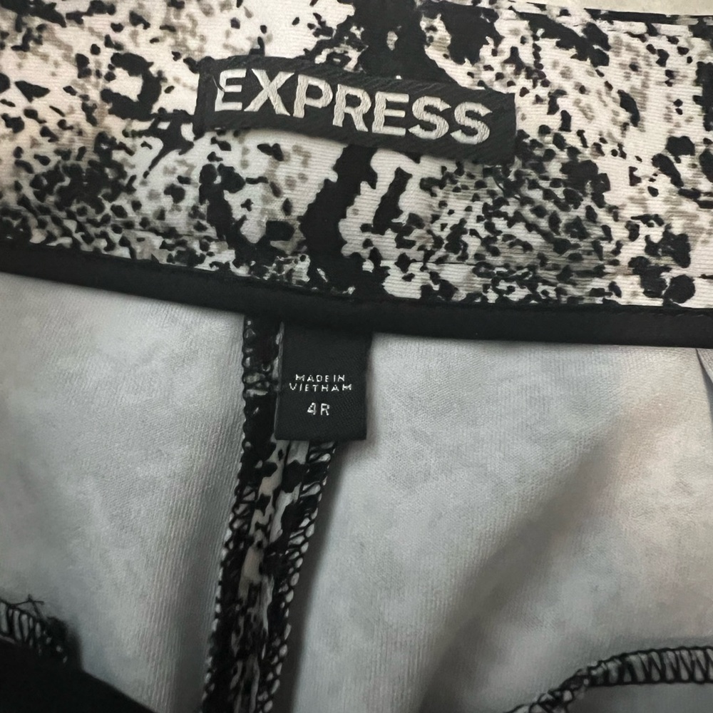Express Monochrome Patterned Pants - image 2